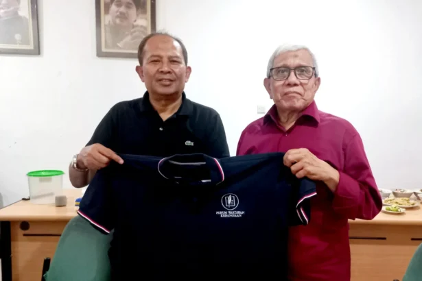Pendiri FWK Hendry Ch. Bangun dan Ketua FWK Raja Parlindungan Pane