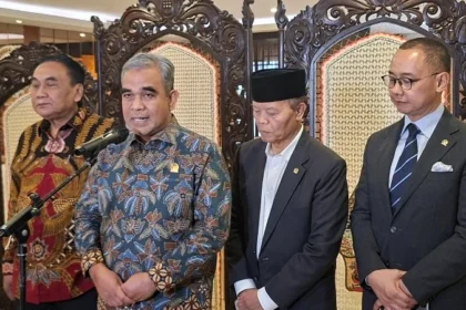Ketua MPR Ahmad Muzani konferensi pers bersama pimpinan MPR terkait agenda sidang tahunan.
