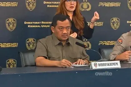 Dirkrimum Polda Metro Jaya Kombes Iman Imanuddin dalam konferensi pers pendalaman asal dana 63 terduga anarko dalam demo RUU Perampasan Aset, 27 Agustus 2026, di Jakarta.
