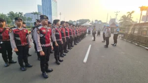 Kepolisian melaksanakan apel jelang unjuk rasa di DPR, 27 Agustus 2026.