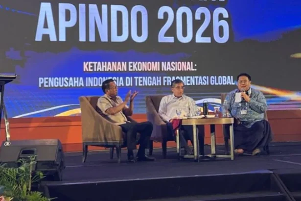 Menkum Supratman saat dialog dengan APINDO di Makassar, Sulawesi Selatan, Selasa, 4 Agustus 2026.