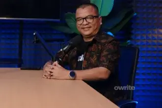 Denny Indrayana, Pakar Hukum Tata Negara