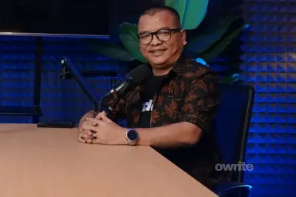 Denny Indrayana, Pakar Hukum Tata Negara