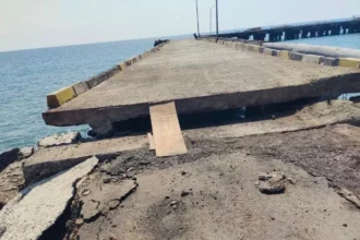 Sarana dermaga di NTT rusak pasca gempa.