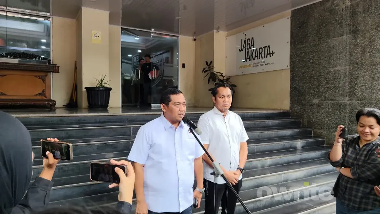Dirkrimum Polda Metro Jaya Kombes Pol Iman Imanuddin memberikan keterangan soal penerimaan berkas perkara kasus kematian Sutrimo, 10 Agustus 2026, di Polda Metro Jaya.