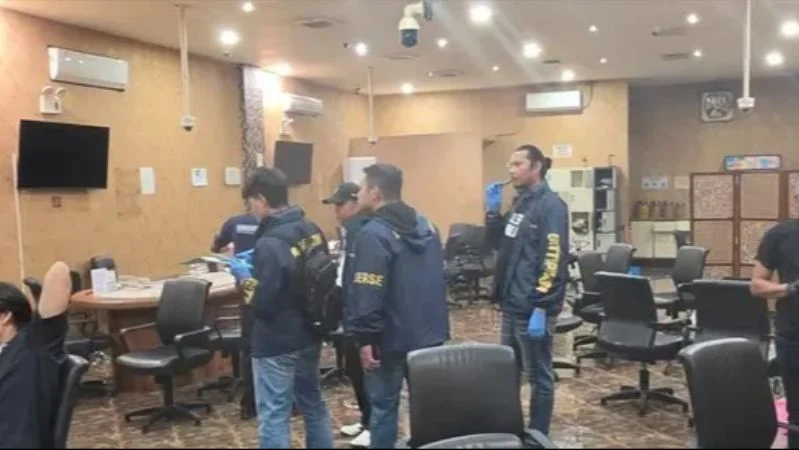 Dittipidum Bareskrim Polri mengungkap praktik perjudian berkedok kasino di Gedung SB, Kabupaten Sukoharjo, Jawa Tengah.