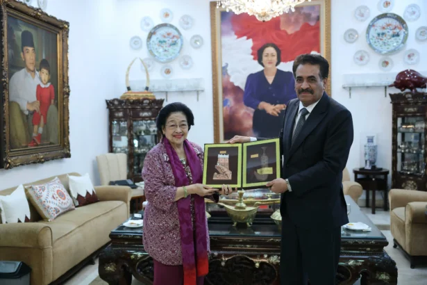 Ketum PDIP Megawati dan Duta Besar Yaman untuk Indonesia Salem Ahmed Abdulrahman Balfakeeh di kediaman Megawati kawasan Menteng, Jakarta Pusat, Senin, 31 Agustus 2026.
