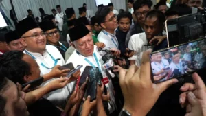 KH Abdul Hakim Mahfudz atau Gus Kikin terpilih sebagai Ketua Umum Pengurus Besar Nahdlatul Ulama (PBNU) masa khidmat 2026–2031.