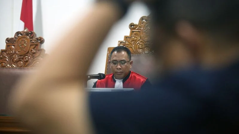 Hakim tunggal Richard Edwin Basoeki saat menolak seluruh permohonan praperadilan yang diajukan kubu eks Jampidsus Febrie Adriansyah di PN Jaksel.
