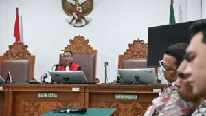 Hakim Richard Edwin Basoeki menolak permohonan praperadilan yang diajukan Febrie Adriansyah terkait sah atau tidaknya penetapan tersangka dan penahanan. (ANTARA FOTO/Sulthony Hasanuddin).