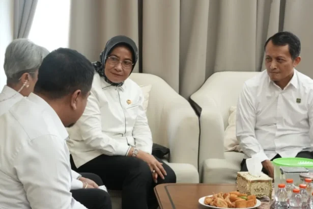Komjak mengusulkan kepada JA ST Burhanuddin untuk menonaktifkan eks Jampidsus Febrie Adriansyah. (Sumber: Komisi Kejaksaan)