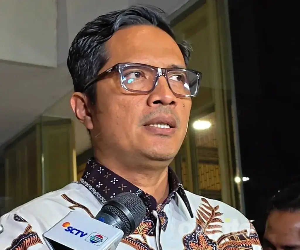 Kuasa hukum eks Jampidsus Febrie Adriansyah, Febri Diansyah usai mendampingi kliennya diperiksa 7 jam. (Sumber: Owrite/Rahmat Baihaqi)