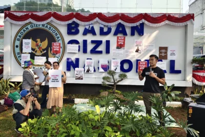 Koalisi MBG Watch menggelar aksi bertajuk Piknik Warga