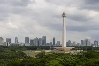 Ilustrasi cuaca berawan di Jakarta.