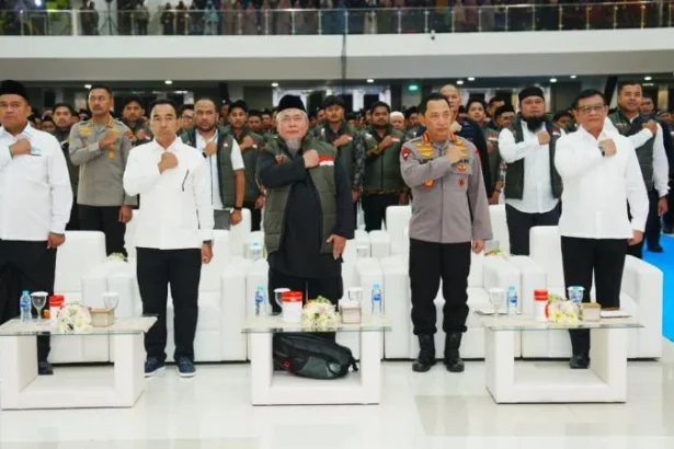 Kapolri Jenderal Listyo Sigit Prabowo menghadiri Silaturahmi Kapolri bersama Garda Satya NKRI.