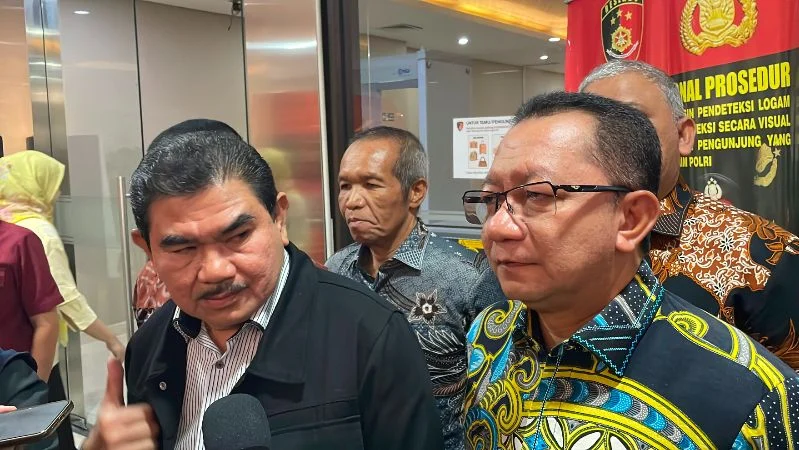 Perwakilan Kemendes PDT saat melapor Bareskrim Polri.