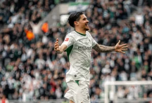Kevin Diks, pemain Indonesia, menjadi starter ketika Borussia Monchengladbach menghadapi Schott Mainz, 23 Agustus 2026.