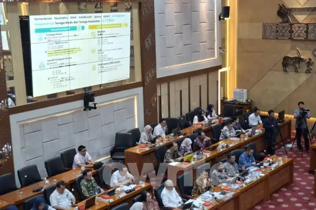 Raker Kementerian Kesehatan dan Komisi IX DPR soal penanganan setelah gempa NTT, 27 Agustus 2026.