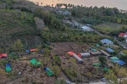 Tenda pengungsian korban gempa bumi di Nusa Tenggara Timur (NTT) di kawasan Ronting, Kabupaten Manggarai Timur.