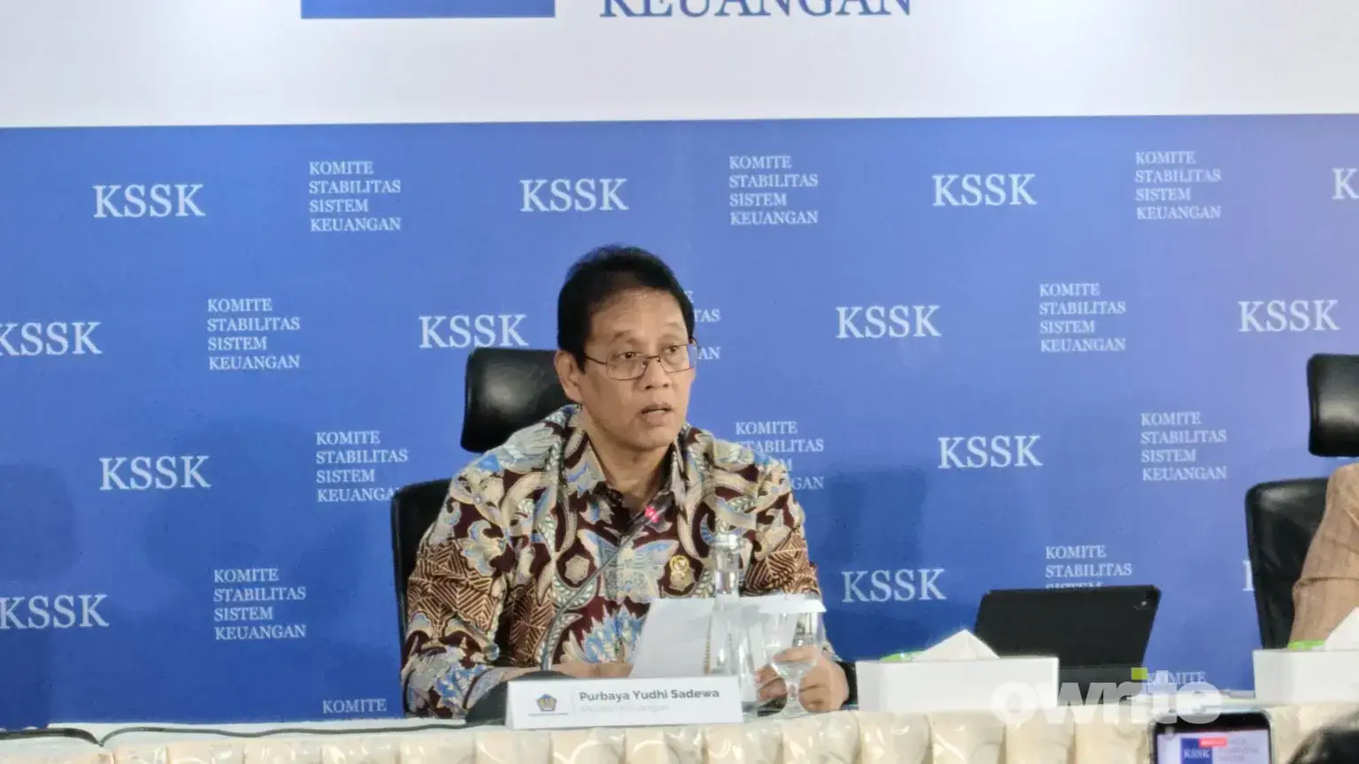 Menteri Keuangan Purbaya Yudhi Sadewa usai rapat KSSK. (sumber: Owrite/Anisa Aulia)