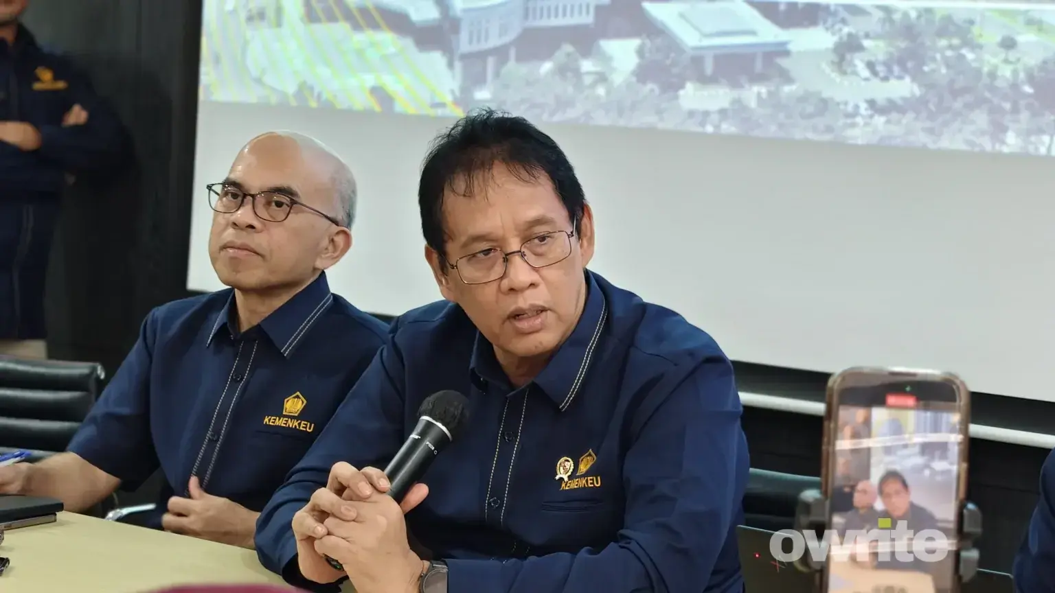 Menteri Keuangan Purbaya Yudhi Sadewa di Kantor Kemenkeu Jakarta (sumber: Owrite/Anisa Aulia)