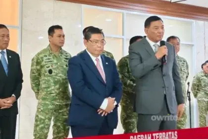 Menteri Pertahanan RI Sjafrie Sjamsoeddin dan pimpinan Komisi I DPR beri keterangan pers.