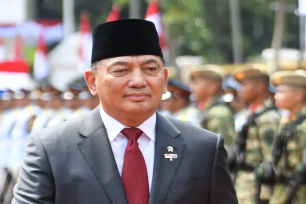 Menteri Pertahanan Sjafrie Sjamsoeddin.