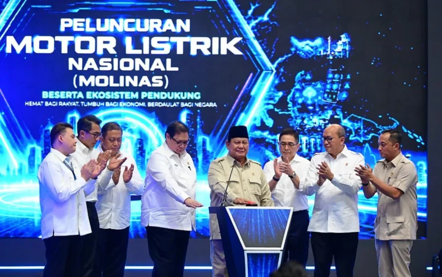 Presiden Prabowo meluncurkan Motor Listrik Nasional (Molinas) beserta ekosistem pendukungnya di fasilitas produksi ALVA, Cikarang, Kabupaten Bekasi, Jawa Barat, Kamis, 13 Agustus 2026.