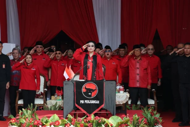 Ketua Umum PDIP Megawati Soekarnoputri dalam Upacara HUT RI ke-81 di Lenteng Agung, Jakarta Selatan, 17 Agustus 2026.
