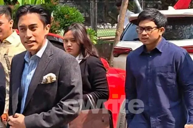 Youtuber Muhammad Jannah alias Bigmo tiba di Polda Metro Jaya untuk menjalani pemeriksaan sebagai terlapor kasus dugaan eksploitasi anak, 10 Agustus 2026.