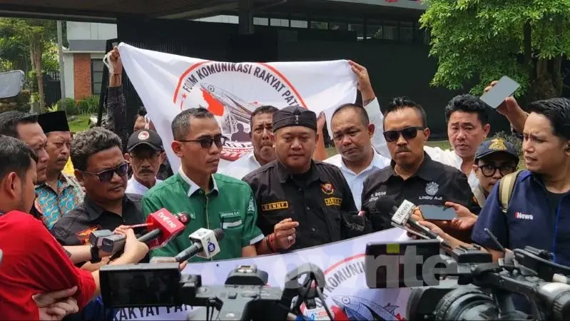 Perwakilan Forum Komunikasi Rakyat Pati menemui DPR, Senayan, Jakarta.