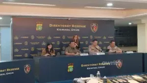 Polda Metro Jaya ungkap 65 pelaku diduga anarko saat demo RUU Perampasan Aset di DPR, 27 Agustus 2026.