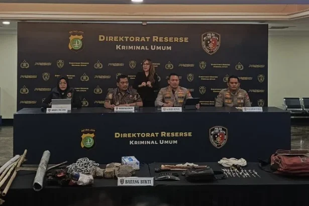 Hakim tunggal Richard Edwin Basoeki memimpin jalannya sidang putusan gugatan praperadilan atas penetapan tersangka Febrie Adriansyah