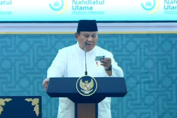 Presiden RI Prabowo Subianto menyebut Kartu Tanda Anggota (KTA) Nahdlatul Ulama (NU) miliknya tercatat sebagai anggota seumur hidup.