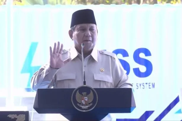 Presiden RI Prabowo Subianto saat luncurkan program PLTS 100 GWp, Kabupaten Jembrana, Bali.