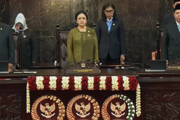 Ketua DPR Puan Maharangi mengenakan kebaya hijau olive saat Sidang Tahunan MPR, 14 Agustus 2026.
