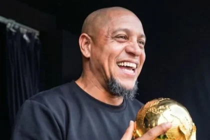 Mantan bintang Timnas Brasil dan Real Madrid Roberto Carlos.