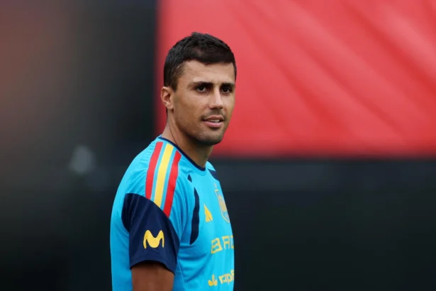 Pemain Timnas Spanyol Rodri, bergabung dengan FC Barcelona.