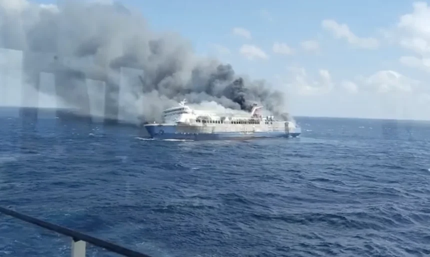 KM Mutiara Sentosa II Terbakar di Perairan Utara Sumenep. (Sumber: Istimewa)