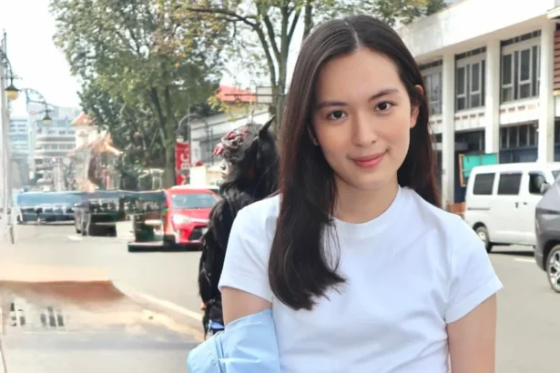 Shanna Shannon Penyanyi ‘Tanah Airku’ di HUT RI-81