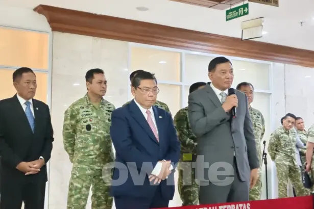 Menteri Pertahanan Sjafrie Sjamsoeddin usai rapat dengan Komisi I DPR di Kompleks Parlemen, Jakarta, 31 Agustus 2026.