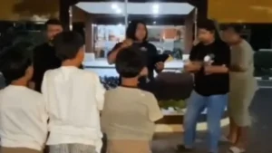 Tiga bocah yang diduga melakukan aksi pembobolan sejumlah toko di Plaza Andalas, Padang, Sumatra Barat.