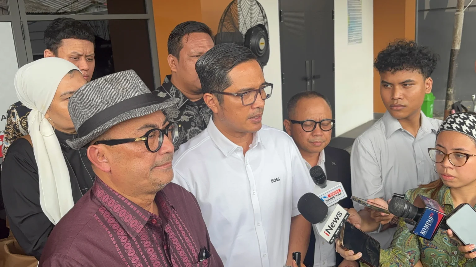 : Tim kuasa hukum eks Jampidsus Febrie Adriansyah resmi mendaftarkan gugatan di PN Jakarta Selatan, 5 Agustus 2026.