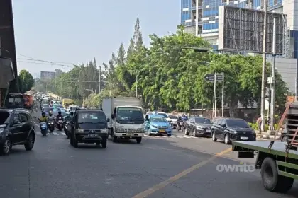 Kondisi arus lalu lintas dari arah DPR menuju Slipi kembali normal. (Sumber: Owrite/Rahmat Baihaqi)