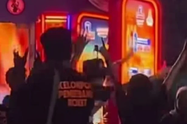 Viral salah satu booth di festival musik yang diduga menawarkan challenge baca atau hafal ayat Alquran dapat miras.