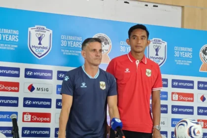 Kapten Timnas Indonesia, Rizky Ridho bersama Pelatih Timnas Indonesia, John Herdman
