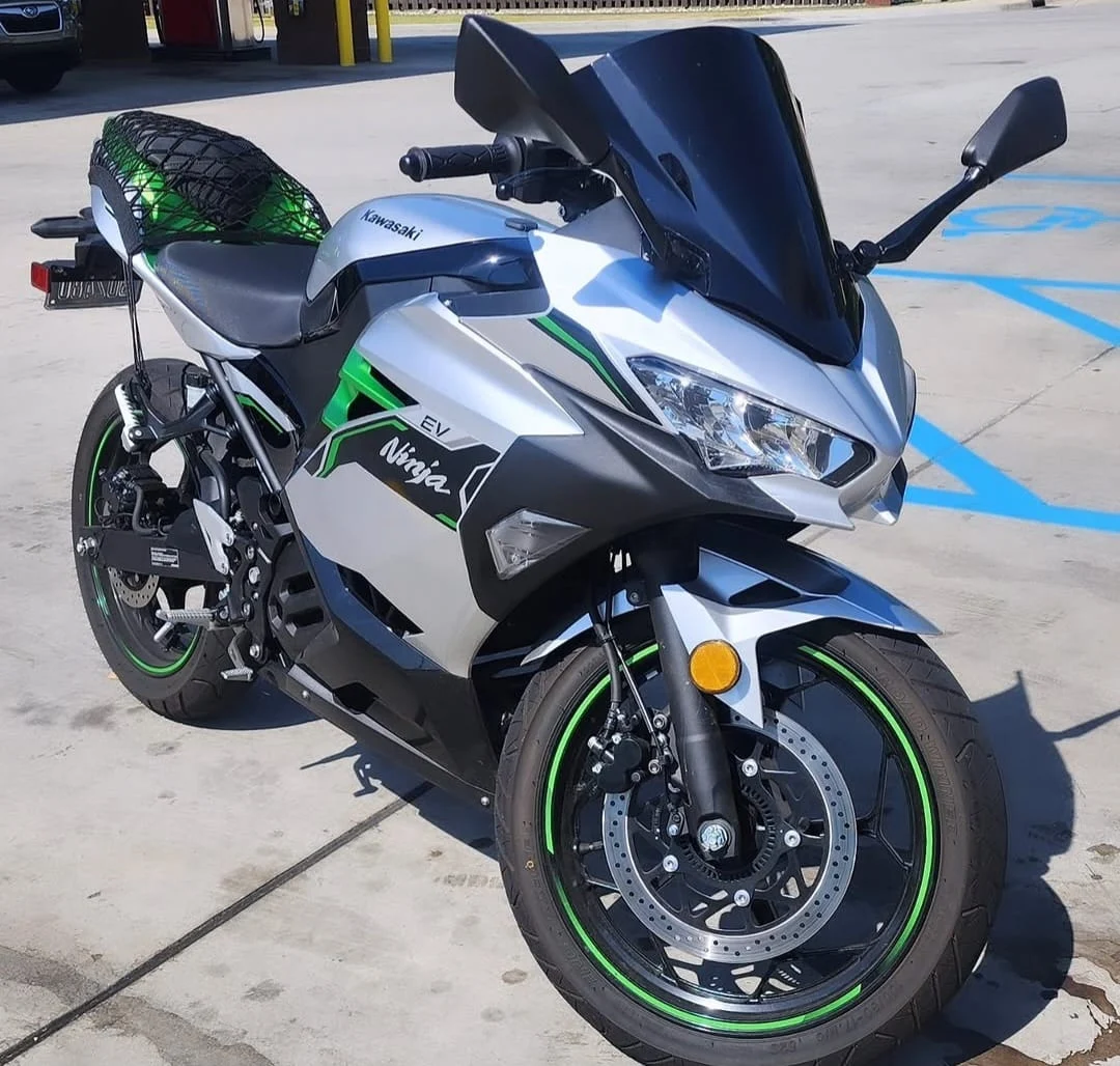 Ilustrasi Motor Listrik Kawasaki Ninja E-1