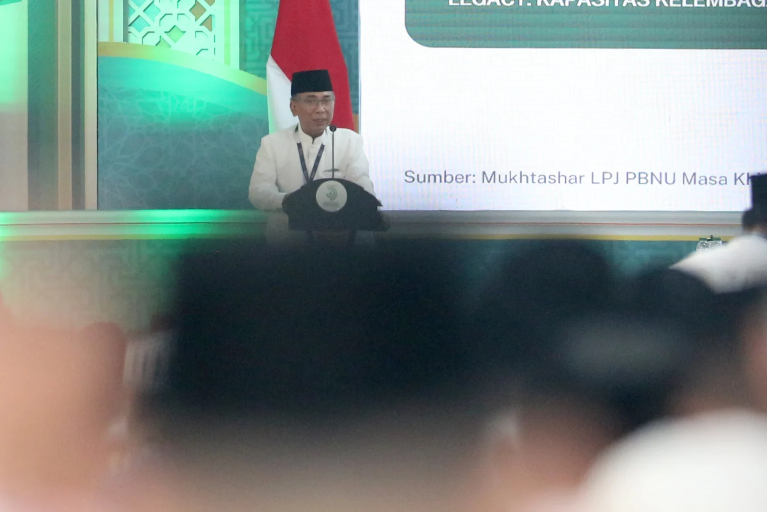 Ketua Umum PBNU KH Yahya Cholil Staquf atau Gus Yahya menyampaikan laporan pertanggungjawaban (LPJ) dalam Sidang Pleno Muktamar ke-35 Nahdlatul Ulama (NU) di Ponpes Bahrul Ulum Tambakberas, Jombang, Jawa Timur. (Sumber: Antara Foto/Syaiful Arif/wsj)