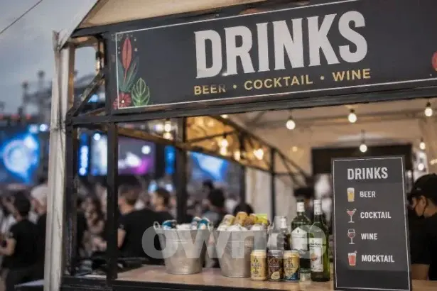 Ilustrasi minuman keras dalam ajang festival. (Foto: AI).