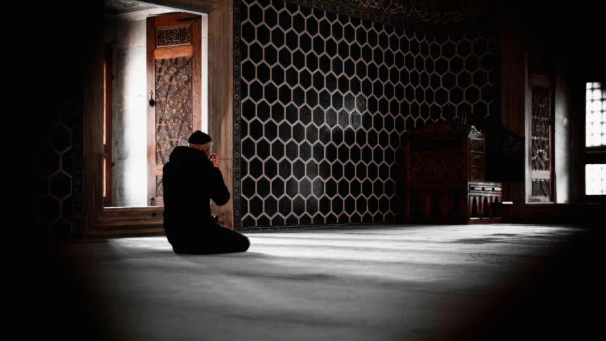 Ilustrasi berdoaan saat salat